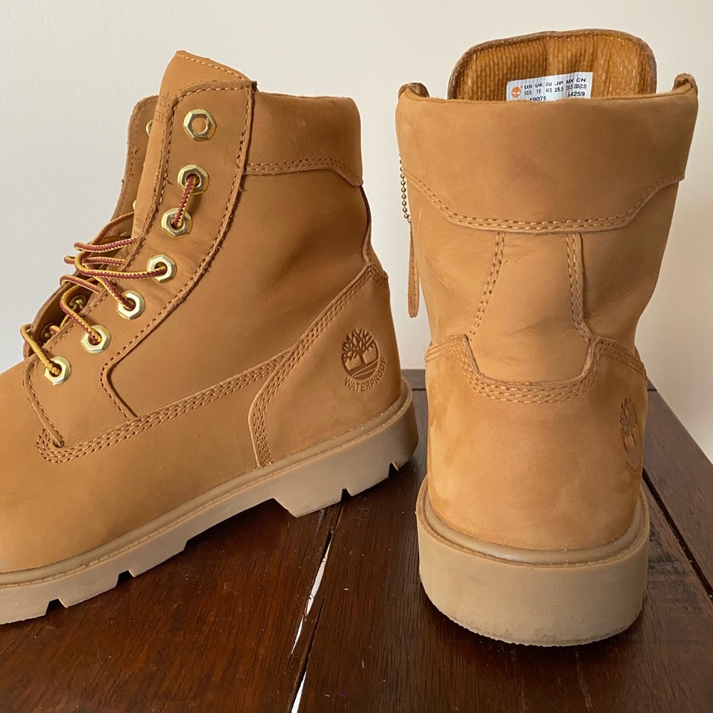 Men’s Timberlands size 10.5 US